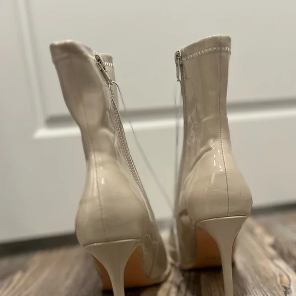 Steve Madden Cream Heeled Boots - Picture 4 of 11